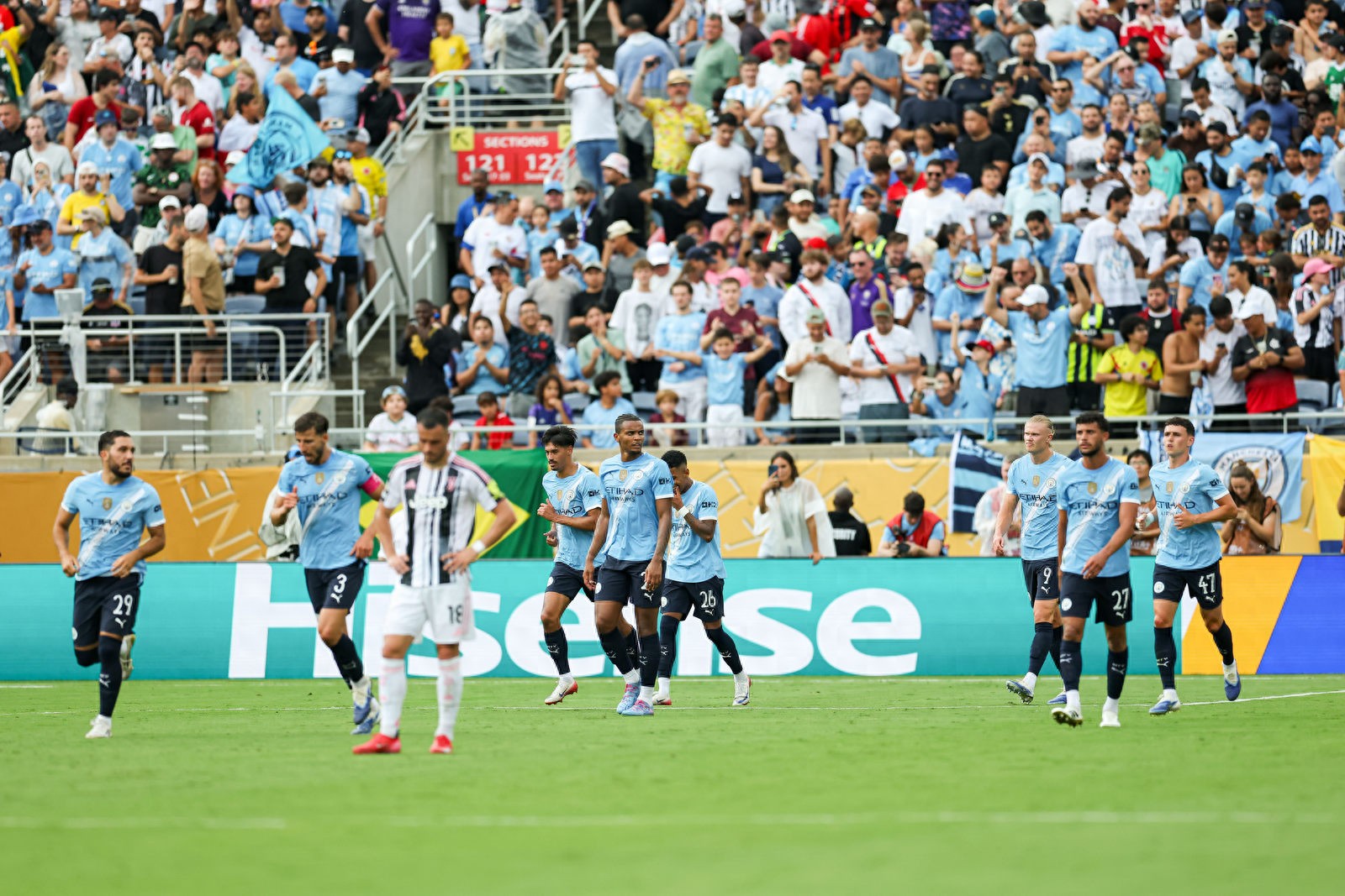 九游体育官网入口-赛前体能课后，曼联单刀错失备战荷甲，质疑声仍在，身体对抗强度拉满(大疆被美国制裁了多少次)