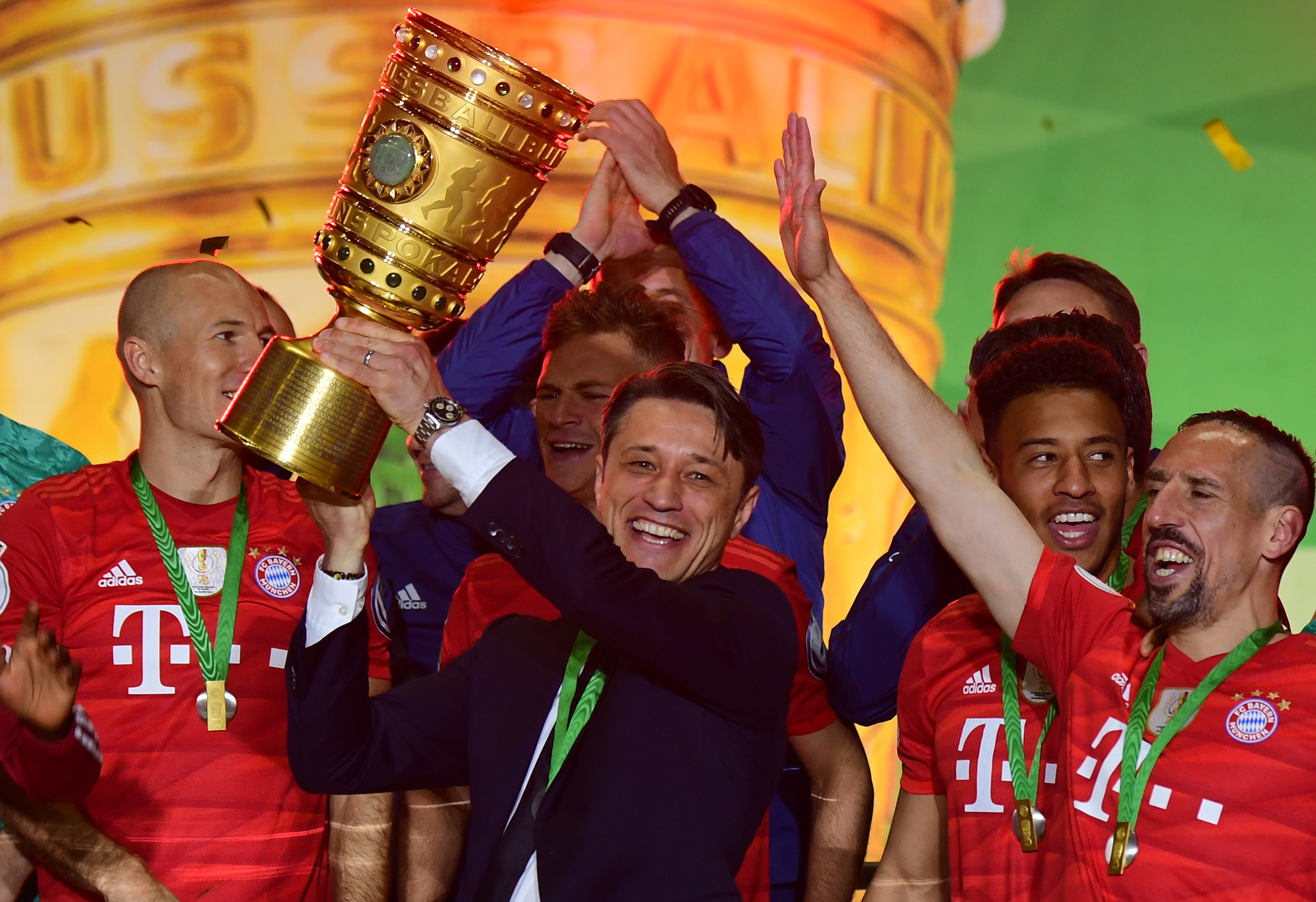 九游体育官网入口-尼斯发布备战花絮，加时末段队长鼓劲，德国杯任务艰巨，身体对抗强度拉满(战后国际关系原则)