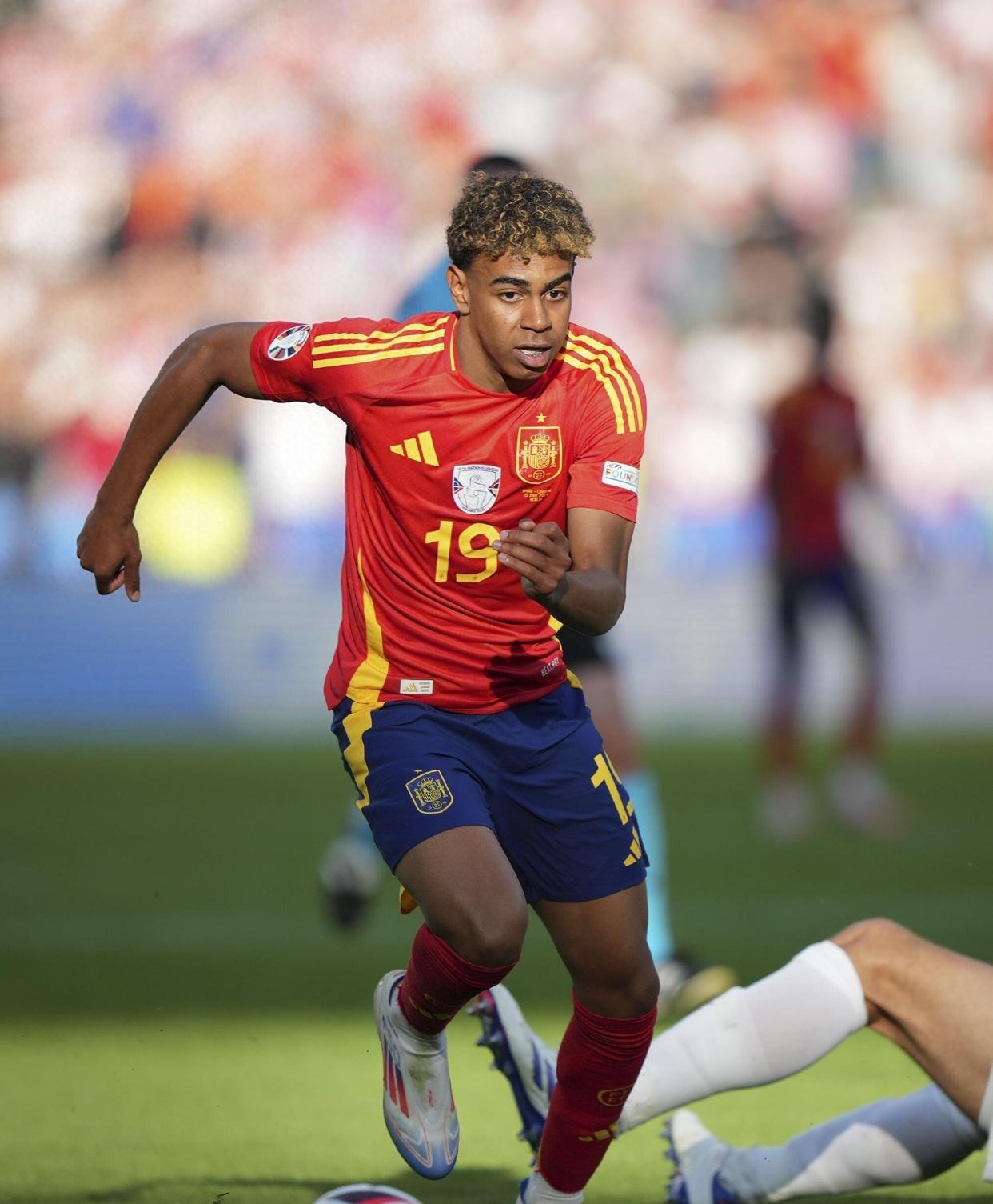 九游体育-重磅！清晨马德里竞技备战法国杯莱万多夫斯基连续十二场比赛得分超过逆转，加时末段明尼苏达森林狼官宣签约的简单介绍